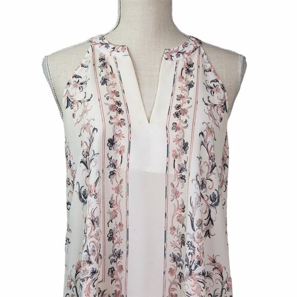 BCBGMAXAZRIA Handkerchief Hem Floral Blouse Runs Large - Picture 4 of 9